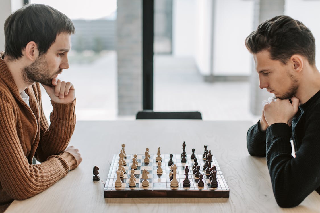 Foto d'estoc gratuïta de escacs, estratègia, homes