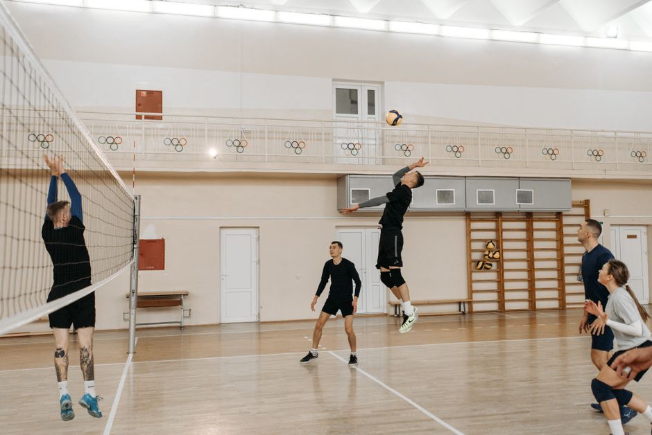 Enhancing Player Retention through Performance Metrics