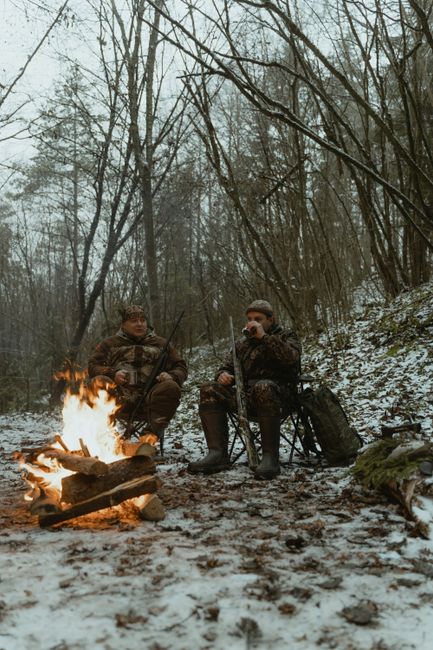 7. Pig Hunting with Dogs: A Thrilling Chase 7. Pig Hunting with Dogs: A Thrilling Chase