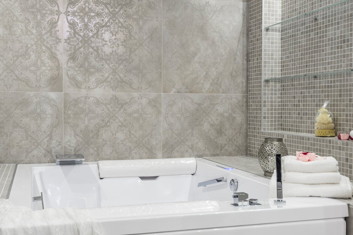 Free Modern interior of bathroom with bathtub Stock Photo