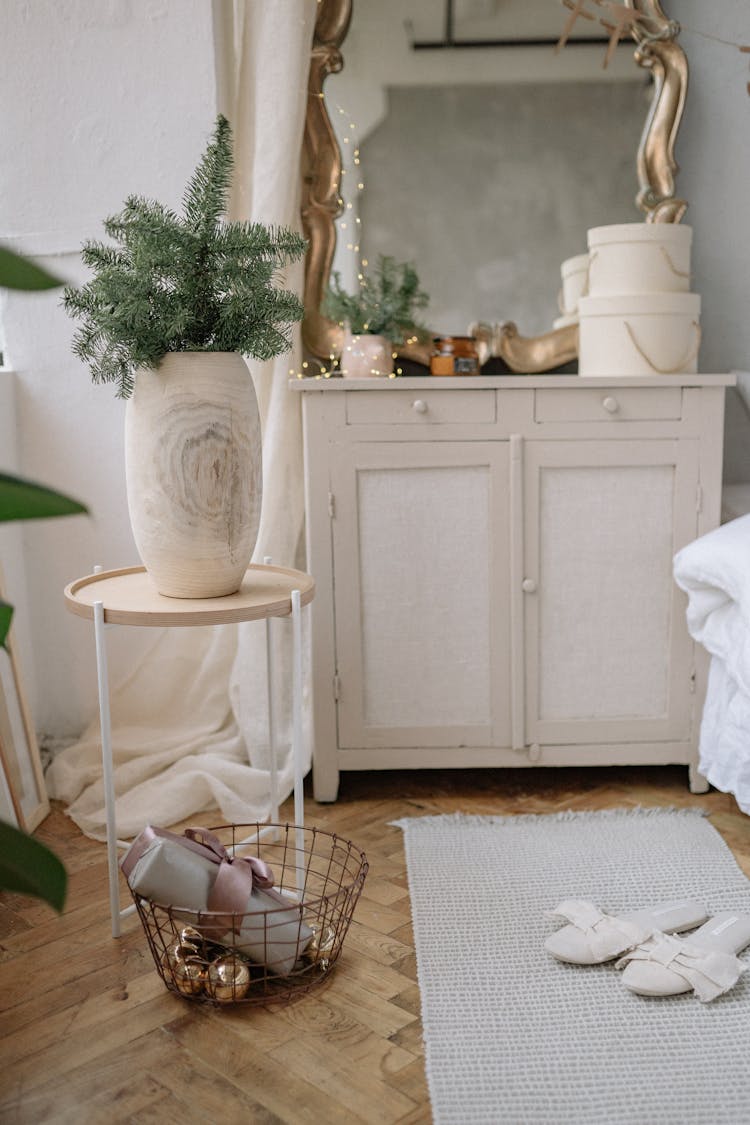 White Bedroom Dresser With Decorations