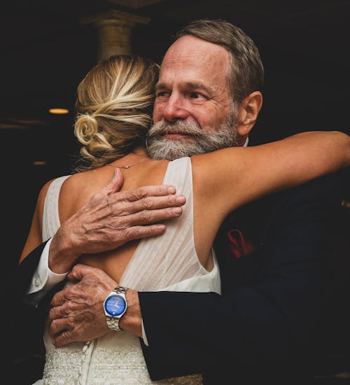 Immagine gratuita di abbracciando, amore, anziano