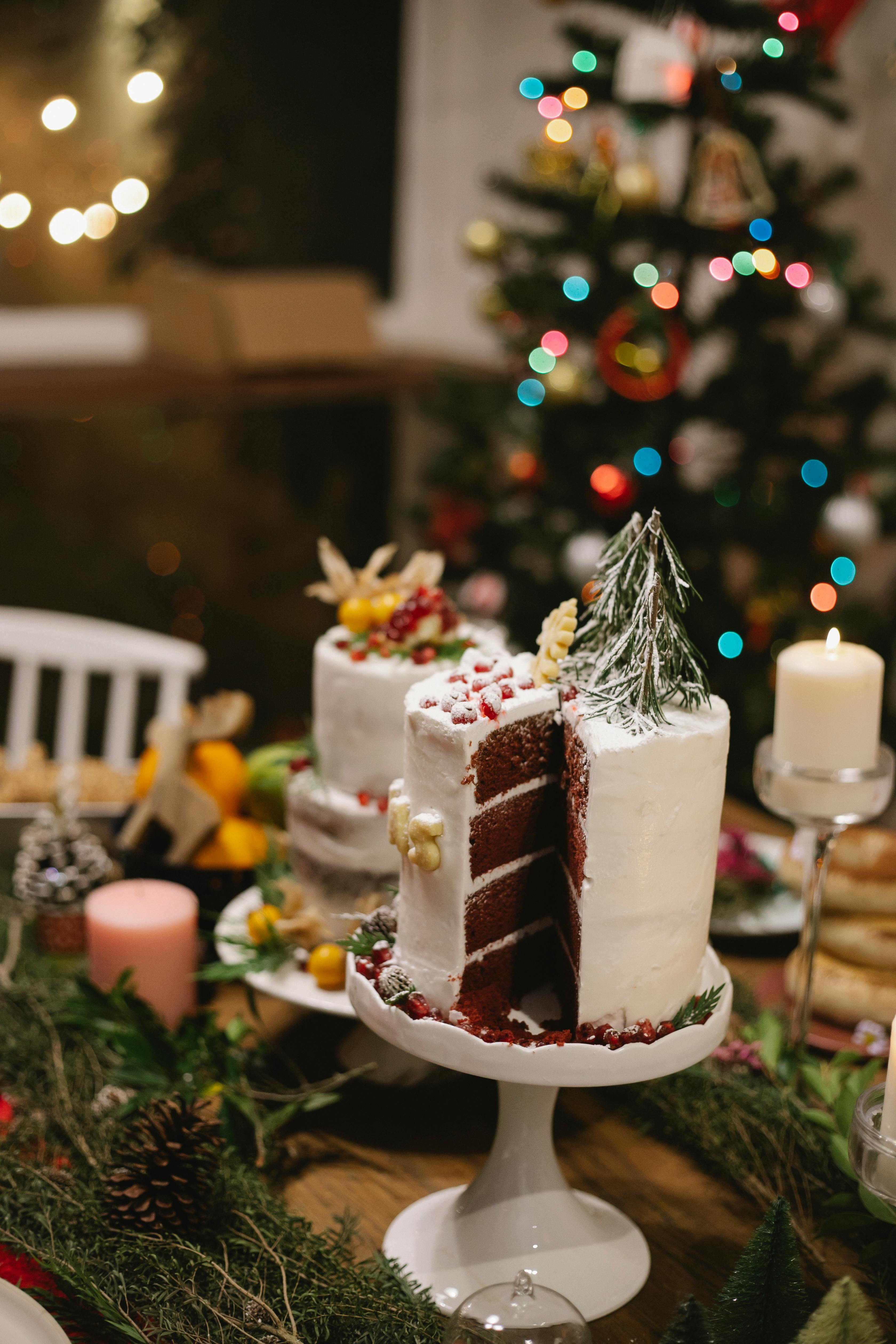 Rustic Christmas Cakes & Winter Berry Cakes - Cake Geek Magazine