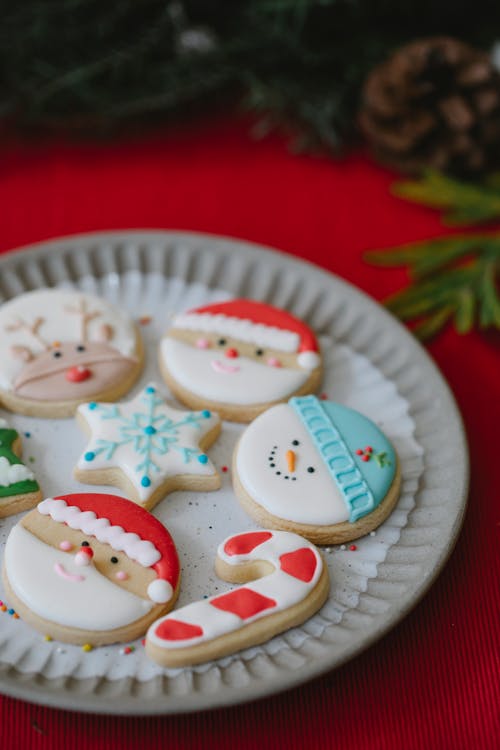 Delicious ginger cookies with decor on Christmas day