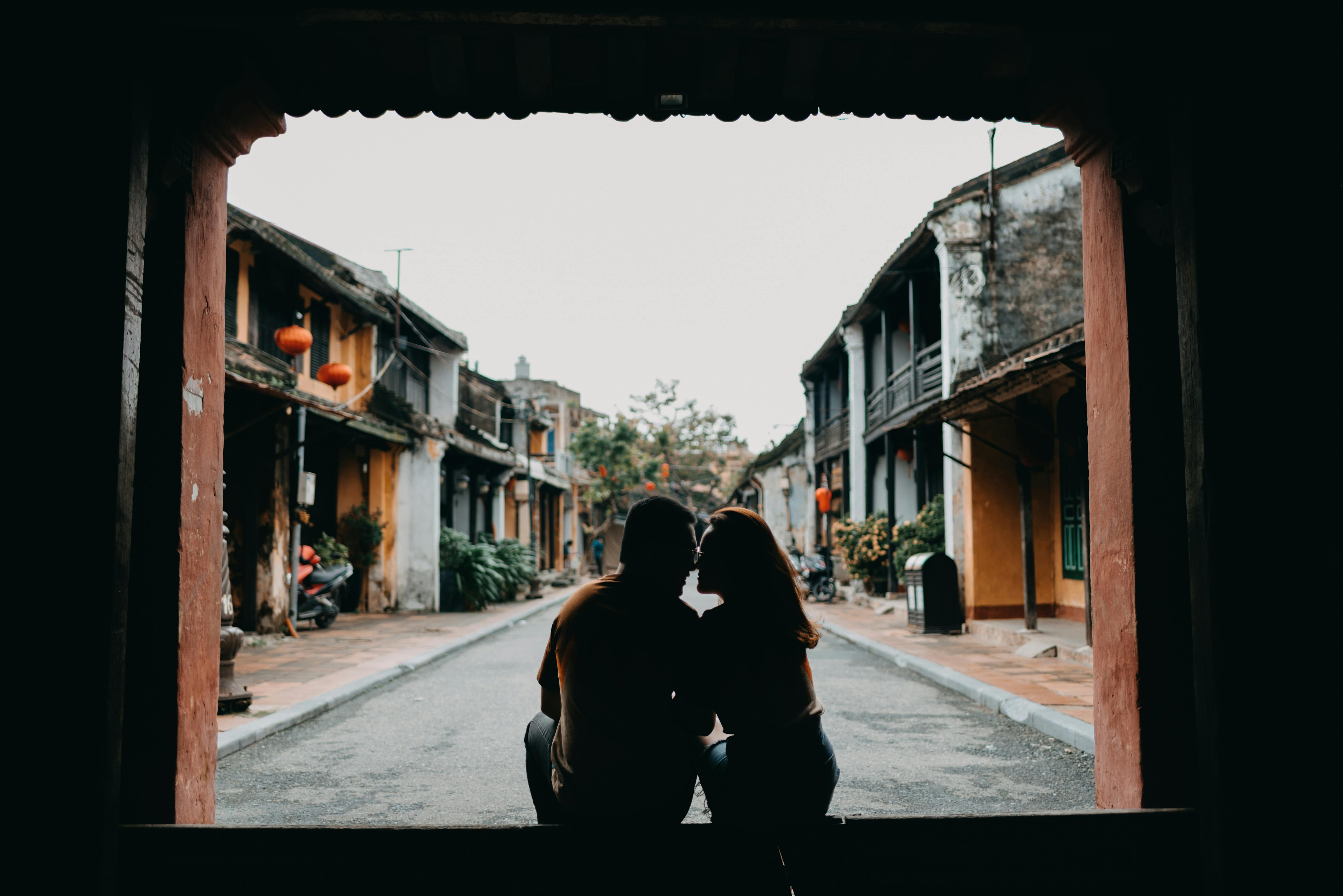 Can a 11 year old date a 15 year old?