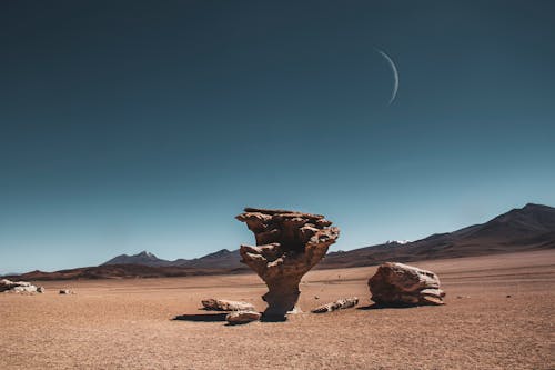 Free Rock Formation on Brown Desert Stock Photo