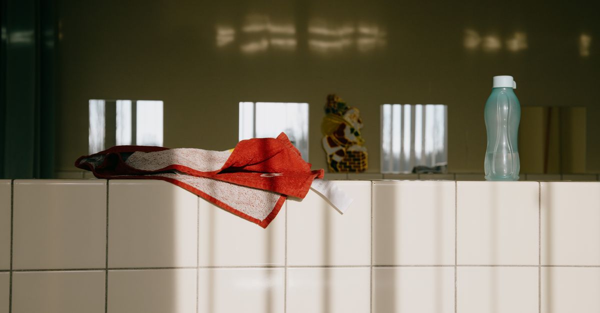 Salle de Bain PMR : Aménagement et Prix 2026