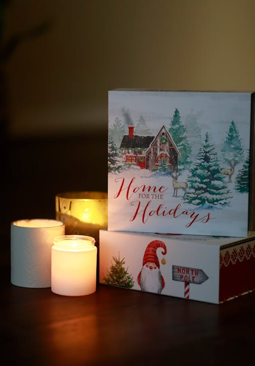 Δωρεάν στοκ φωτογραφιών με αναμμένα κεριά, κατακόρυφη λήψη, χριστουγεννιάτικα διακοσμητικά