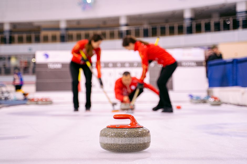 Canada's Kerri Einarson Faces Japan in Curling Worlds Semifinal