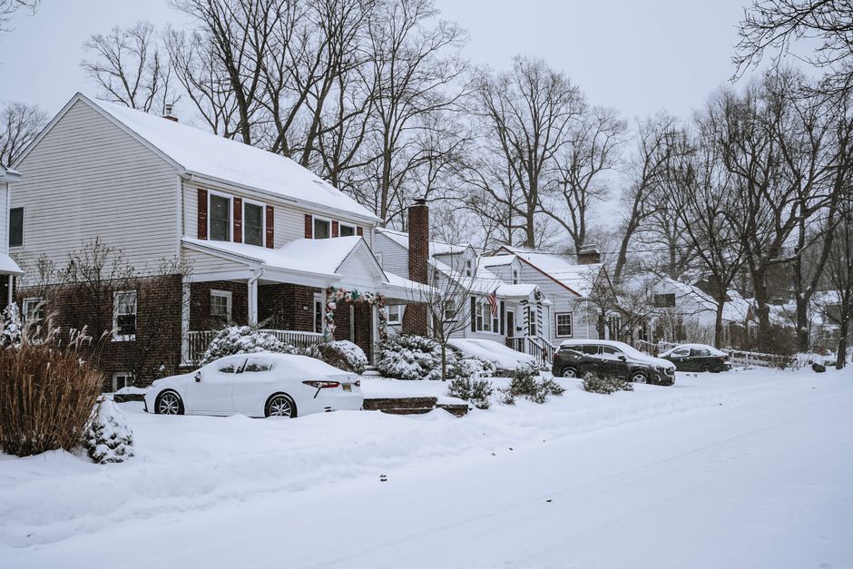 Ottawa Gets Blanketed in Snow on the First Day of Spring