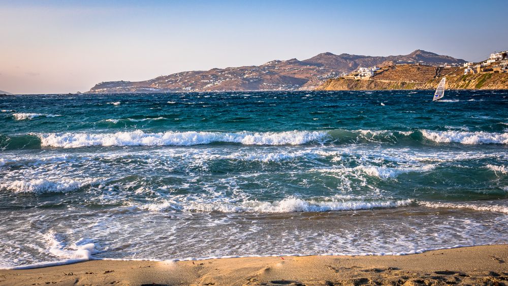 Playa y aguas turquesas de Mikonos