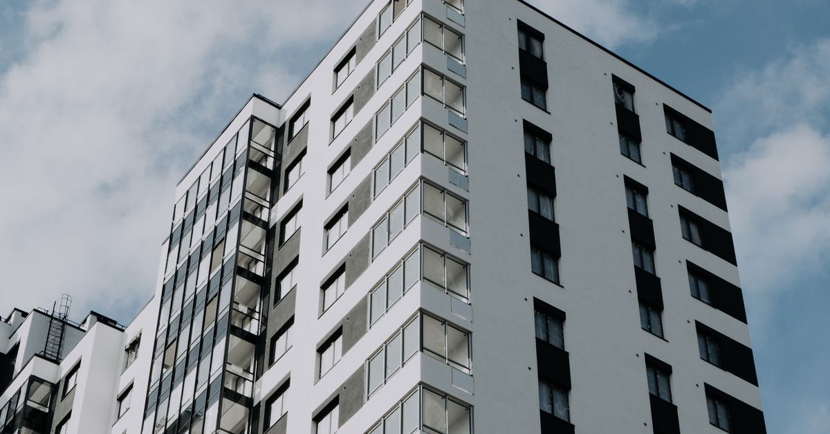 Real Building Photo Facade of Residential Building · Free Stock Photo