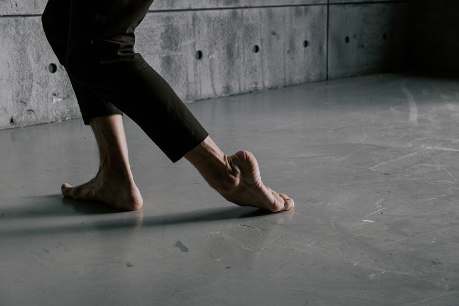 barefoot walking training feet