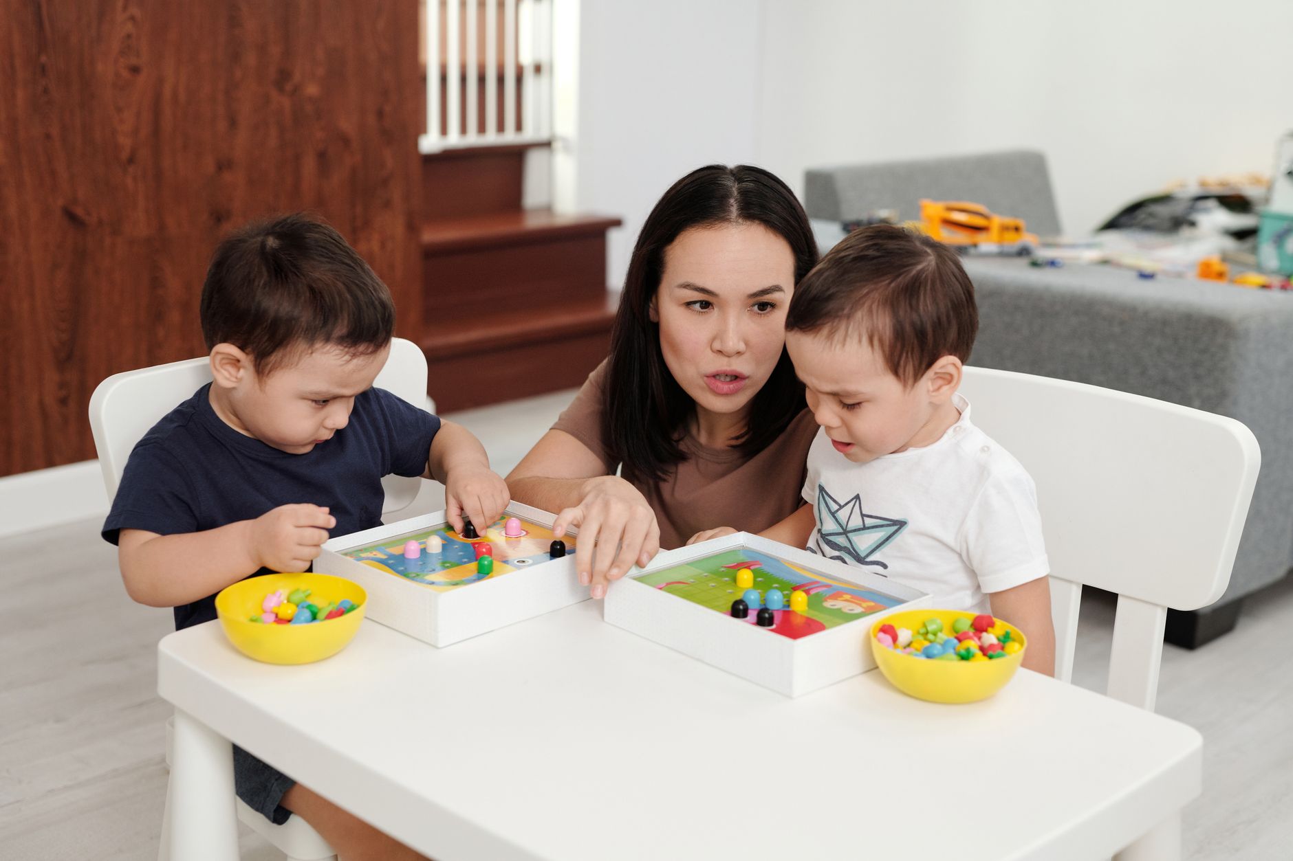 Descoperă cele mai inteligente jucării pentru copii care stimulează mintea celor mici
