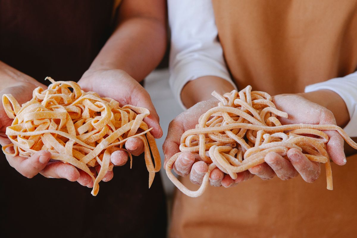 Tagliatelle ou fettuccine : quelles différences ? - Composition et fabrication : œufs, farine et savoir-faire