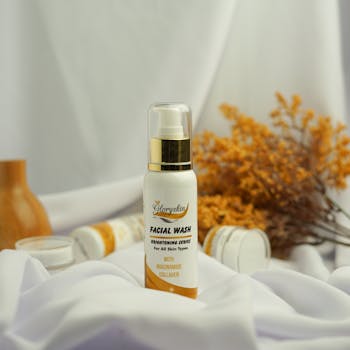 Elegant product shot of Gloryskin facial wash with niacinamide and collagen.