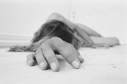 Free A dramatic monochrome photo of a hand reaching out, emphasizing emotion and vulnerability. Stock Photo