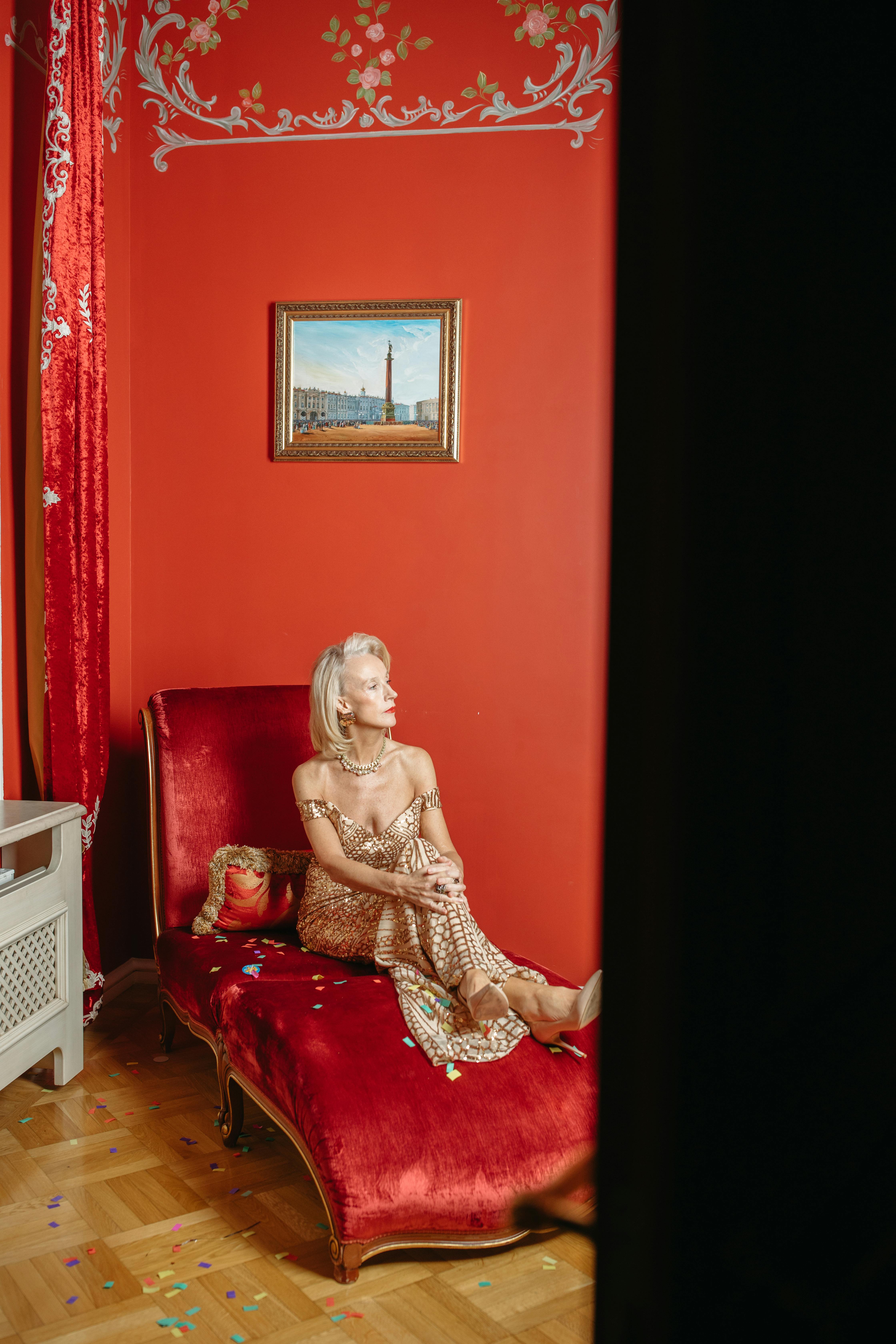 Hoți mascați în instalatori au jefuit doi bătrâni din Brașov