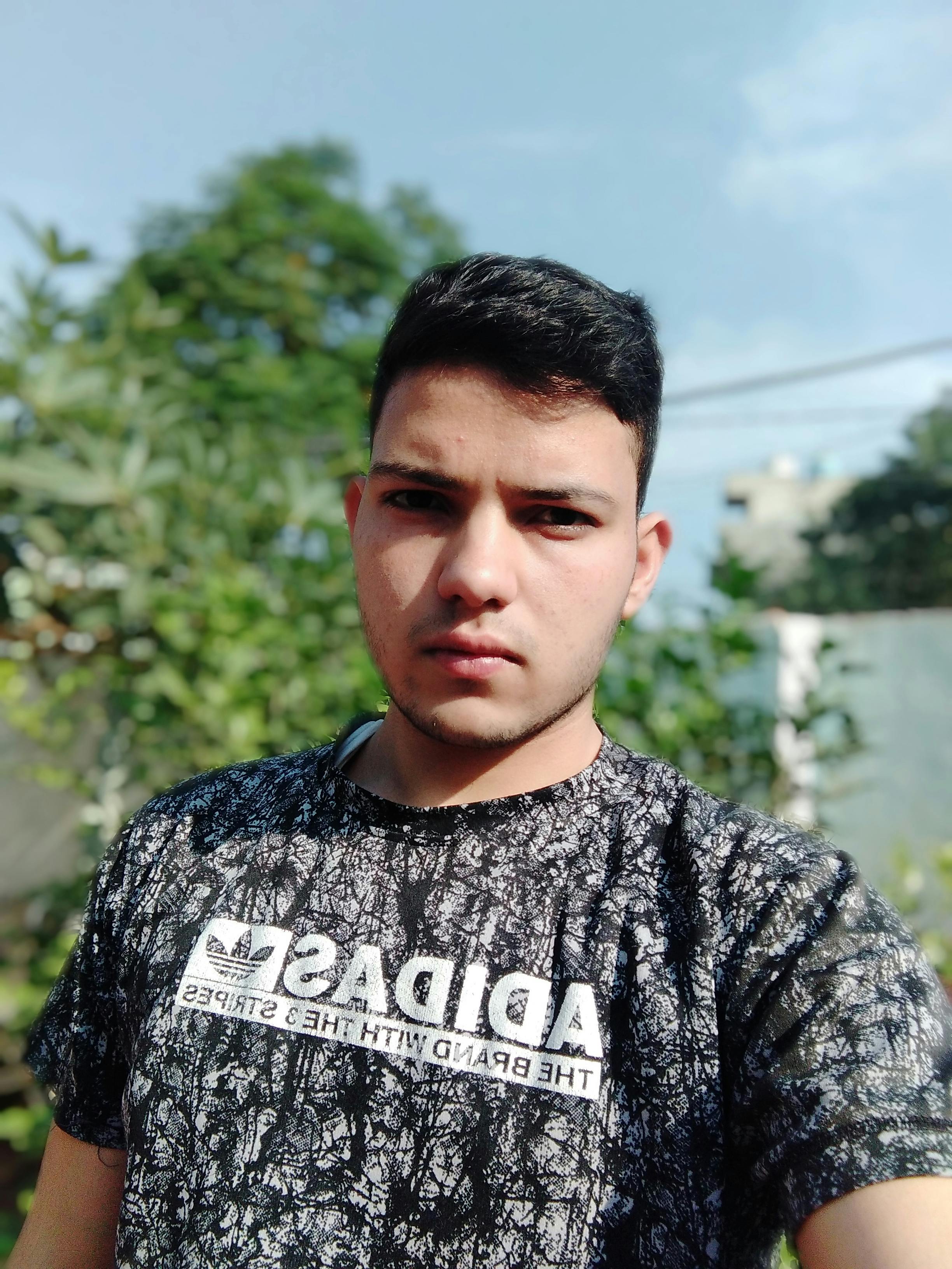 Millennium-Brücke in Podgorica bei Nacht