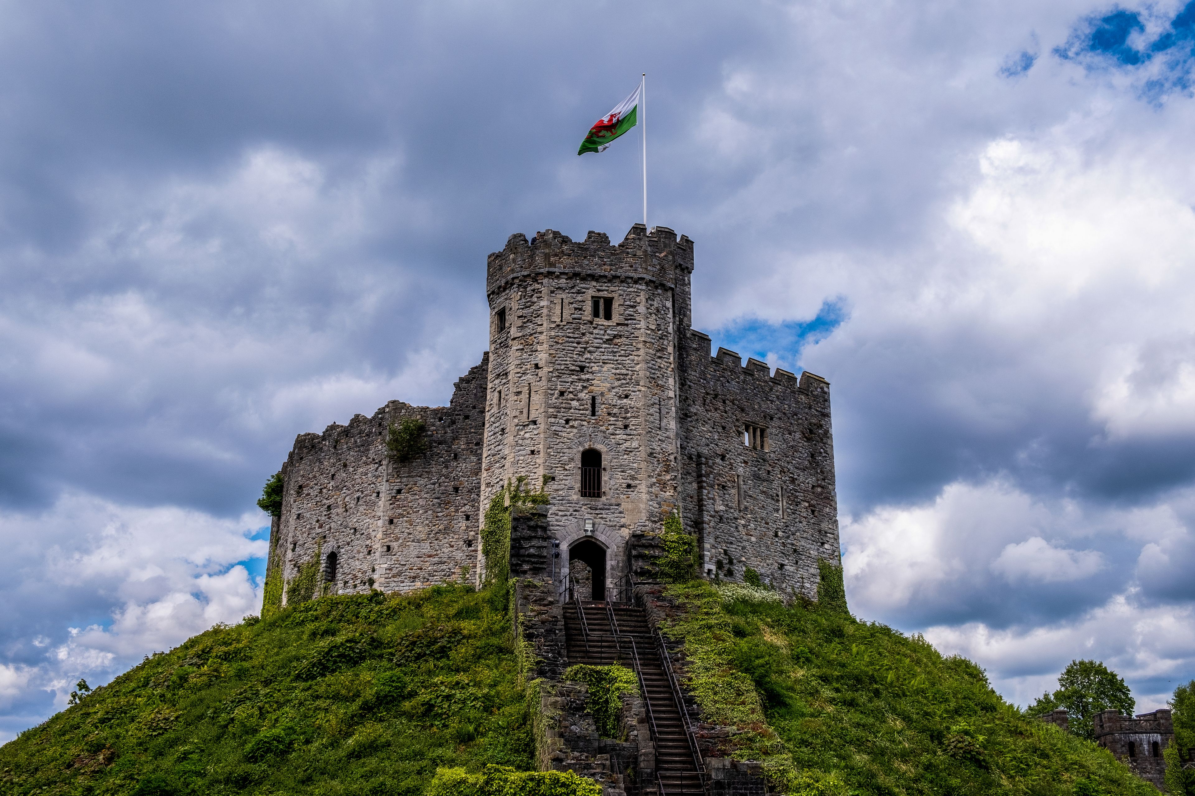 Chauffeur Services in Brecon — luxury chauffeur travel