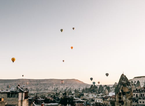 Darmowe zdjęcie z galerii z badać, balon powietrzny, bezchmurny