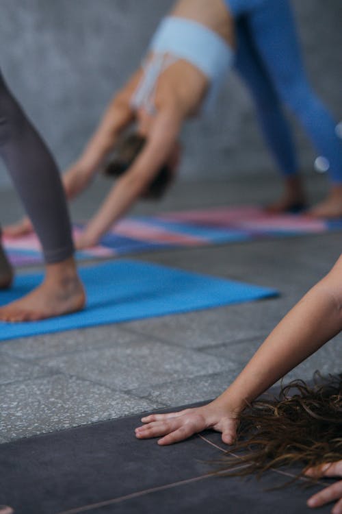 Immagine gratuita di a piedi nudi, abilità, adatto