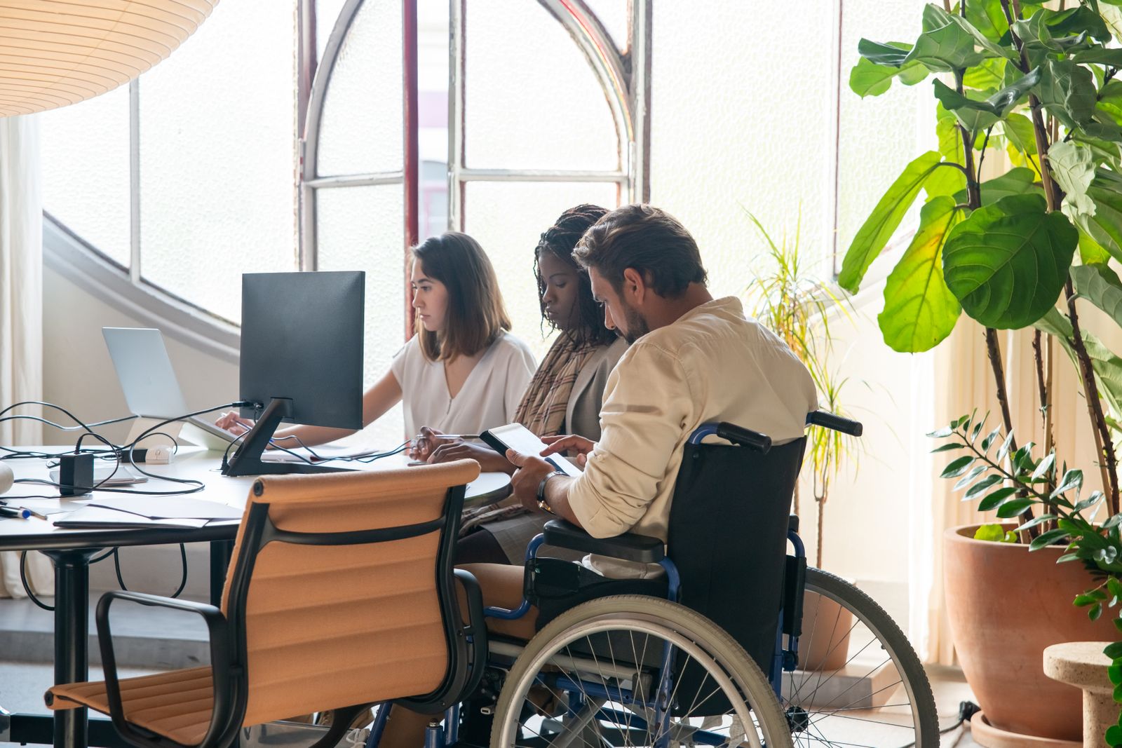 Aspire business consultants working together