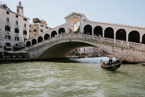 Fotos de stock gratuitas de barca, canal, ciudad