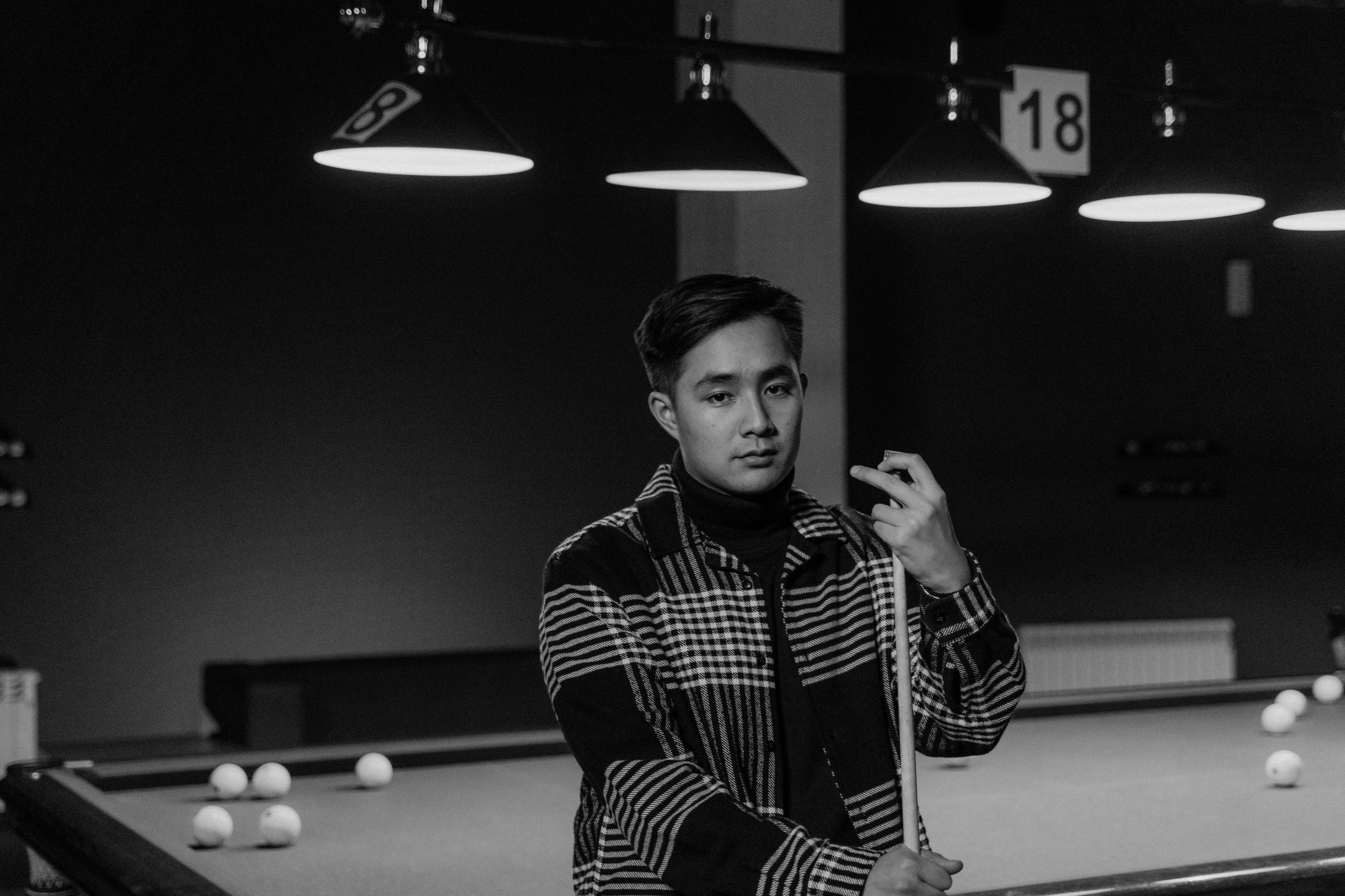 &iquest;Cu&aacute;l es el peso ideal de un taco de billar?