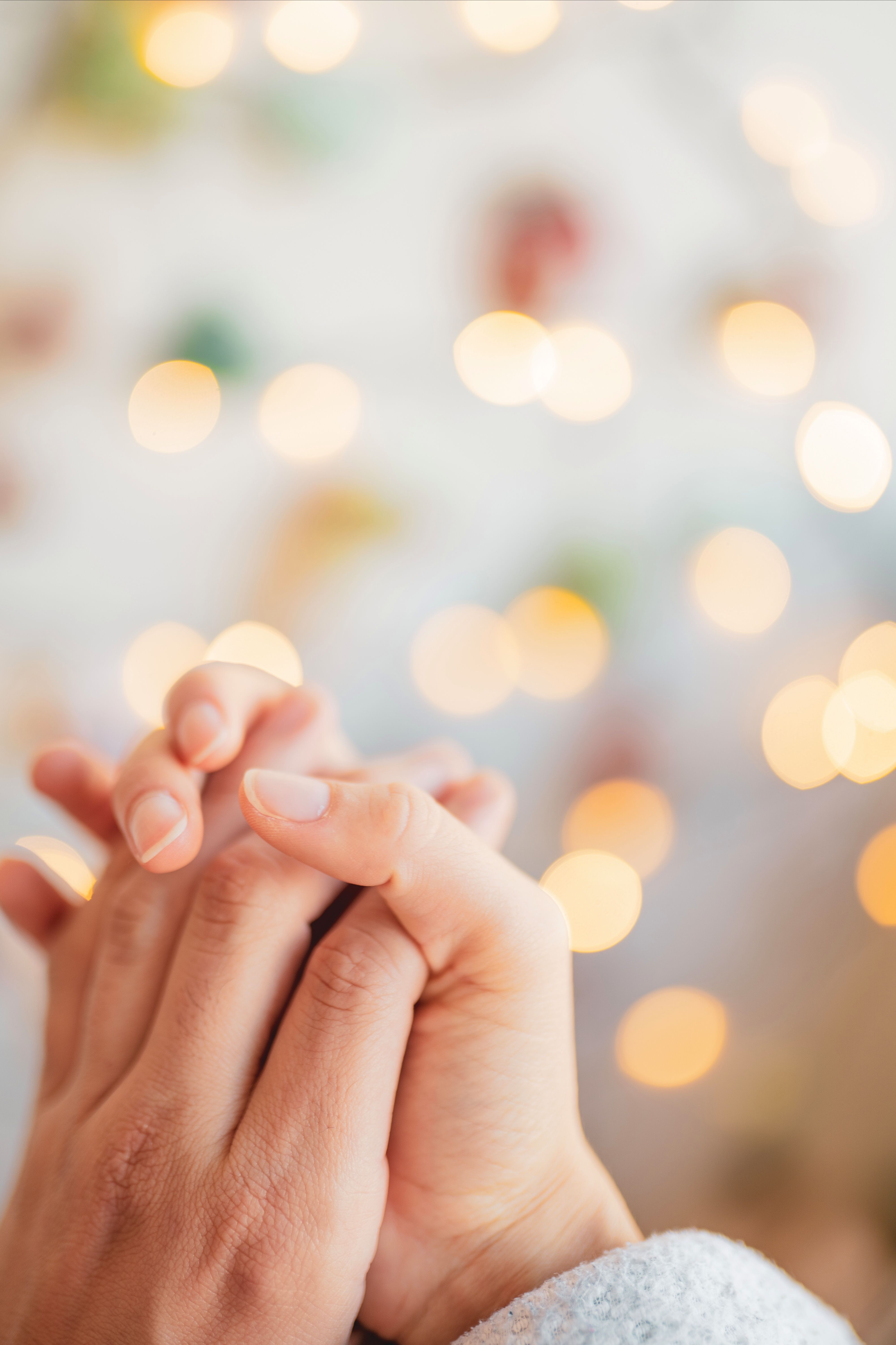Online dating: starting a conversation on a niche platform