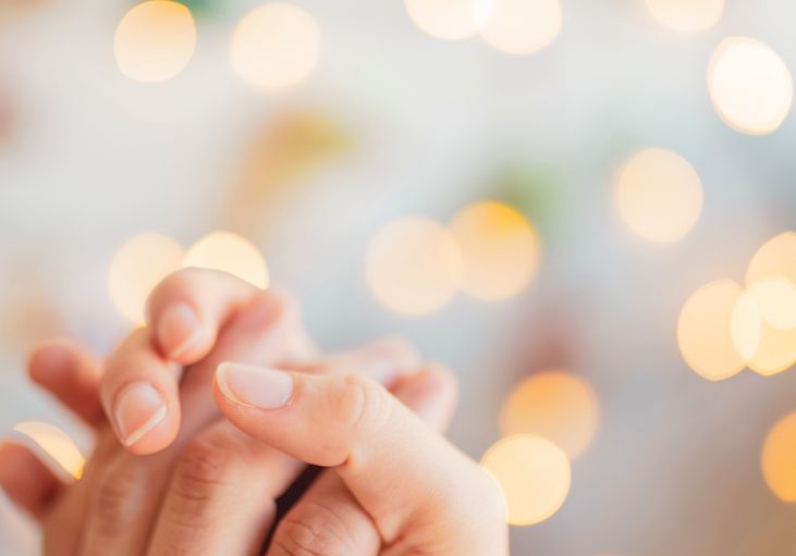 Online dating: starting a conversation on a niche platform