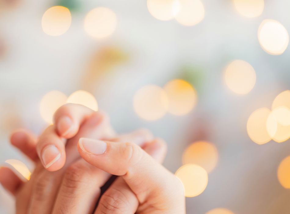 Online dating: starting a conversation on a niche platform