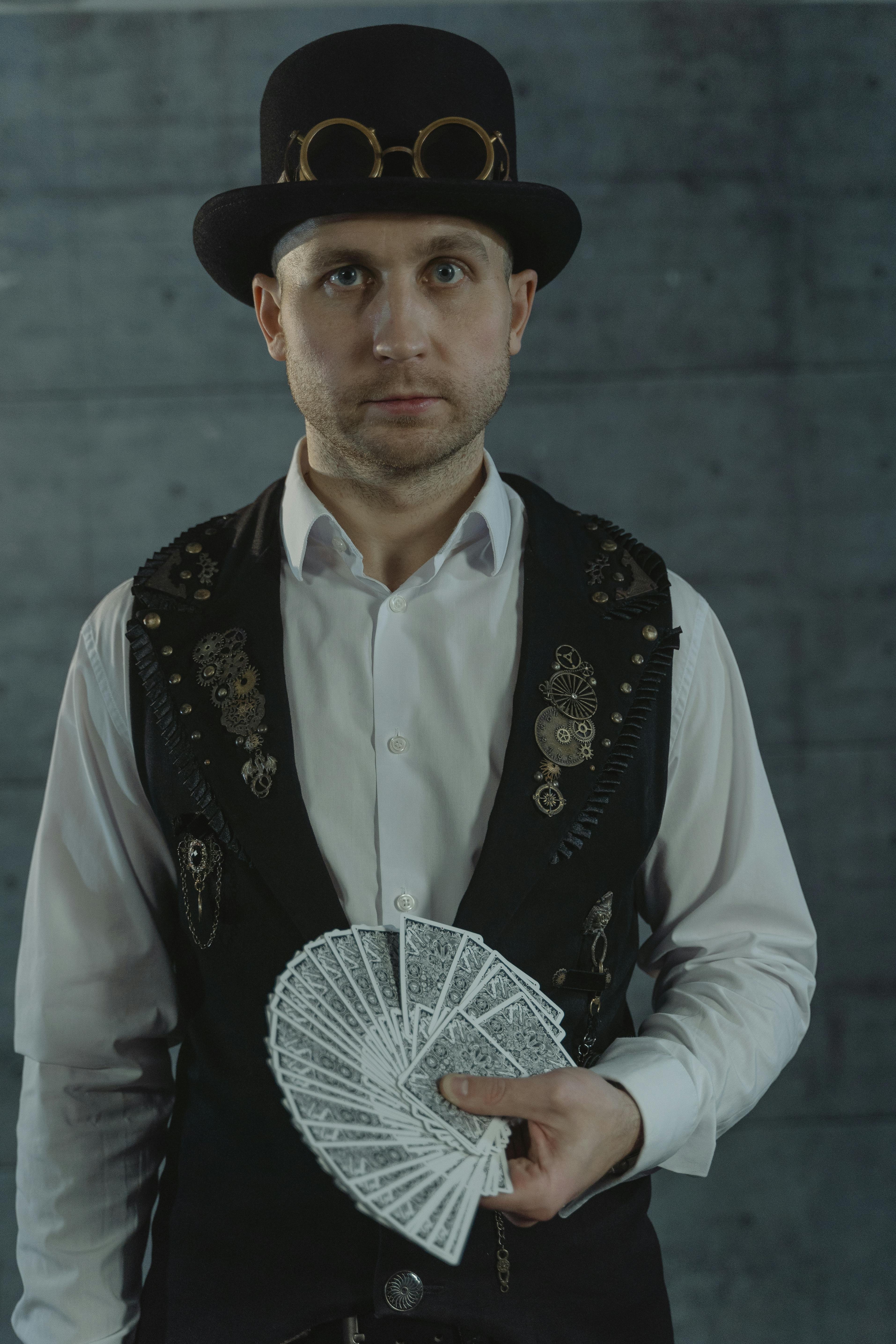 бесплатная Бесплатное стоковое фото с белая рубашка, вертикальный выстрел, винтажный стиль Стоковое фото