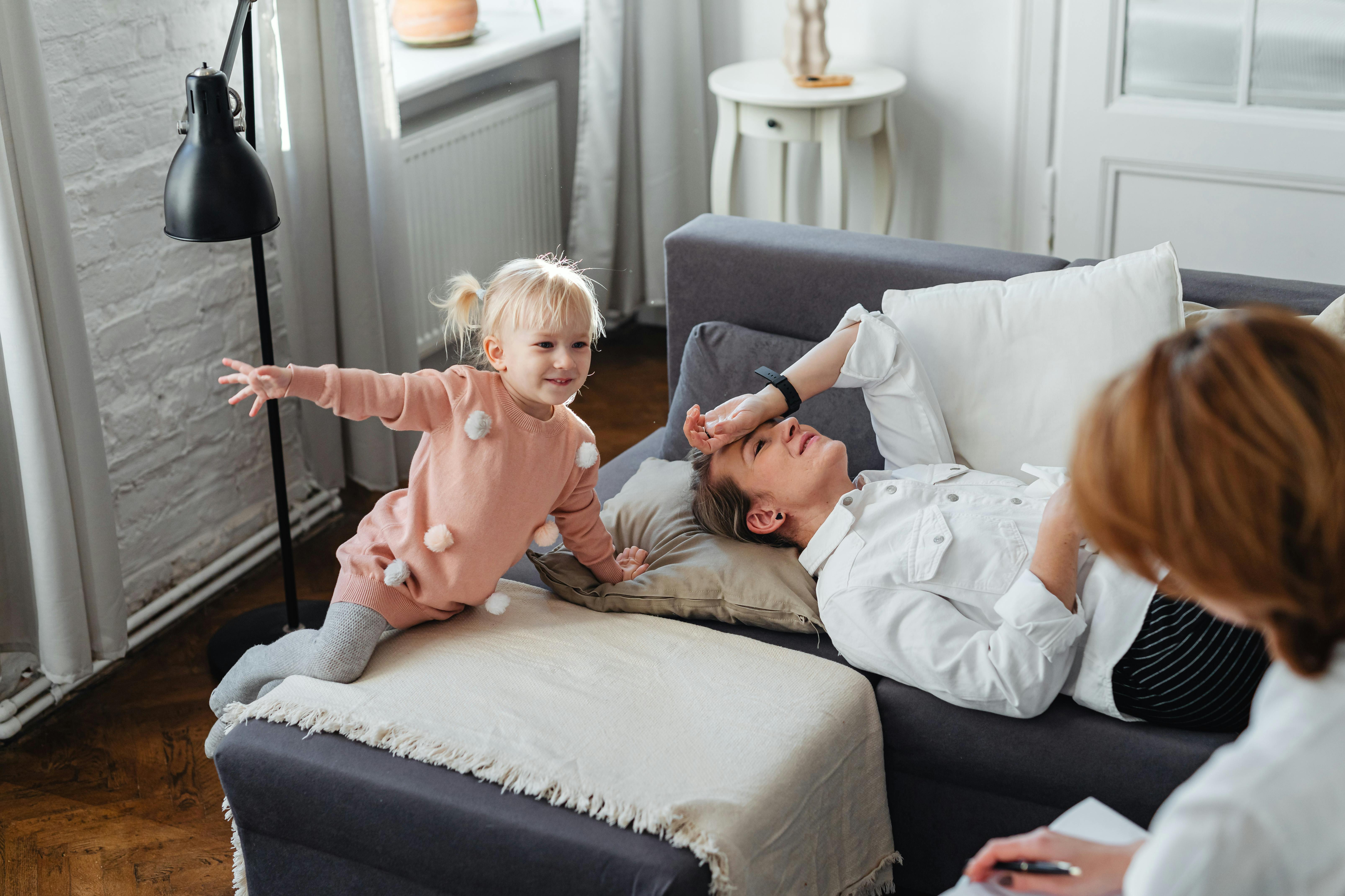 Photos gratuites de à l'intérieur, bébé, blond