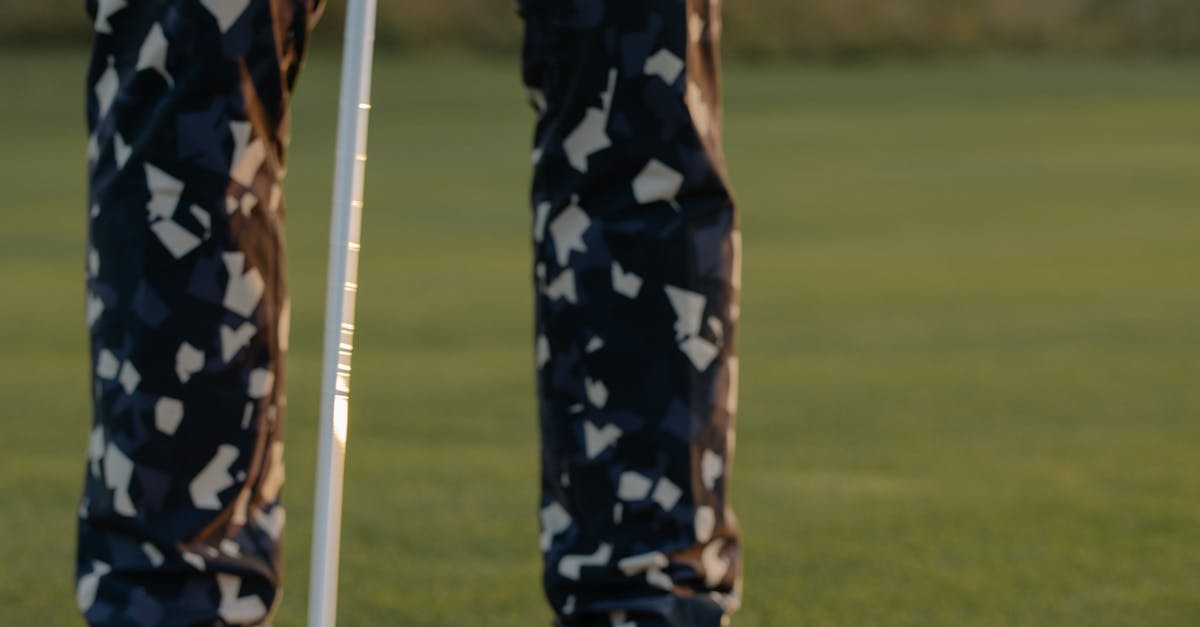 How to hit a golf ball straight off the tee