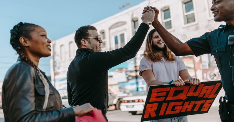 Journée de solidarité : à quoi elle sert et comment elle s’applique aux salariés