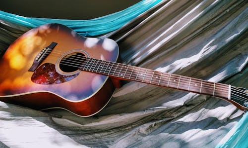 Ingyenes stockfotó akusztikus, akusztikus gitár, fa témában