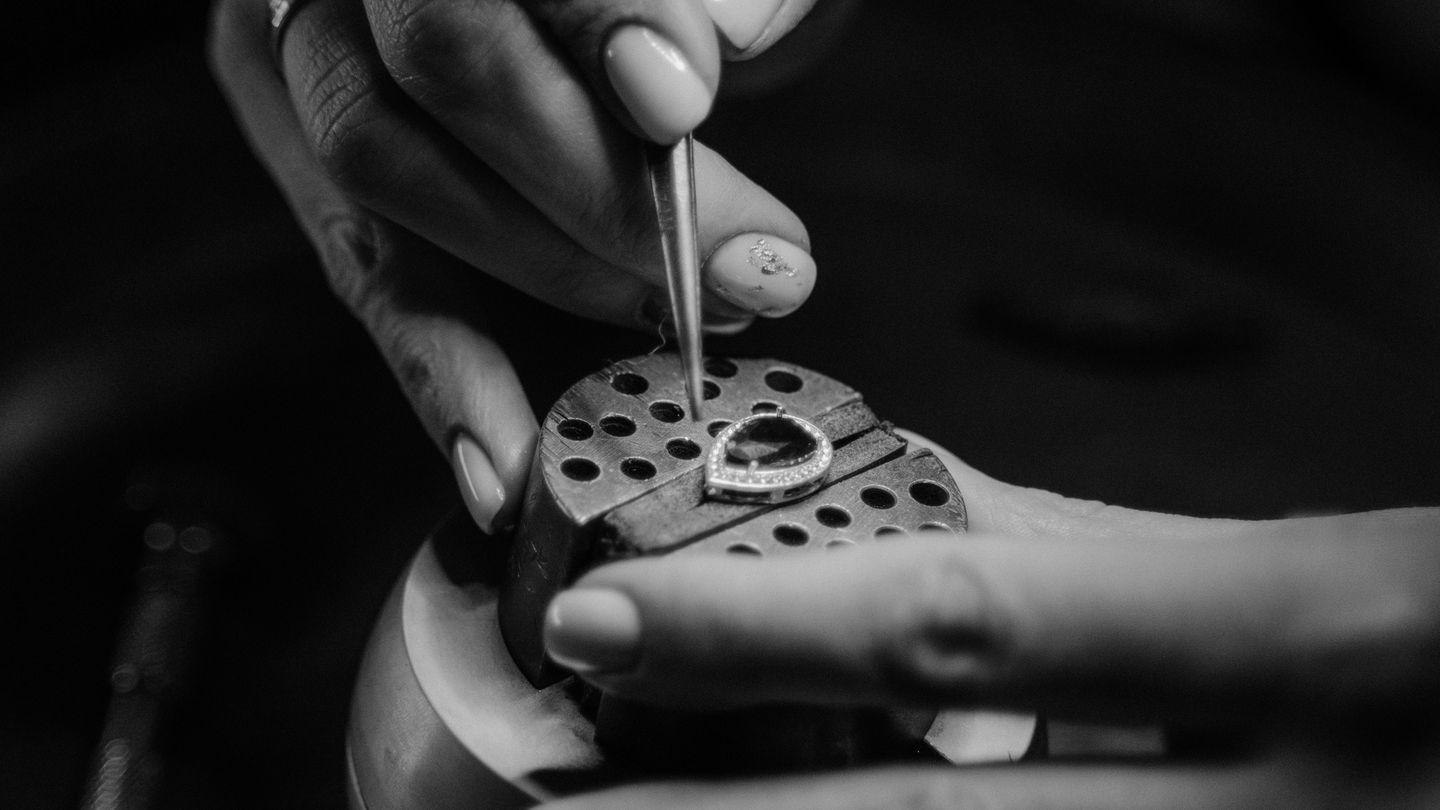 Oman Silver Jewellery: The Ancient Art of Omani Smithing