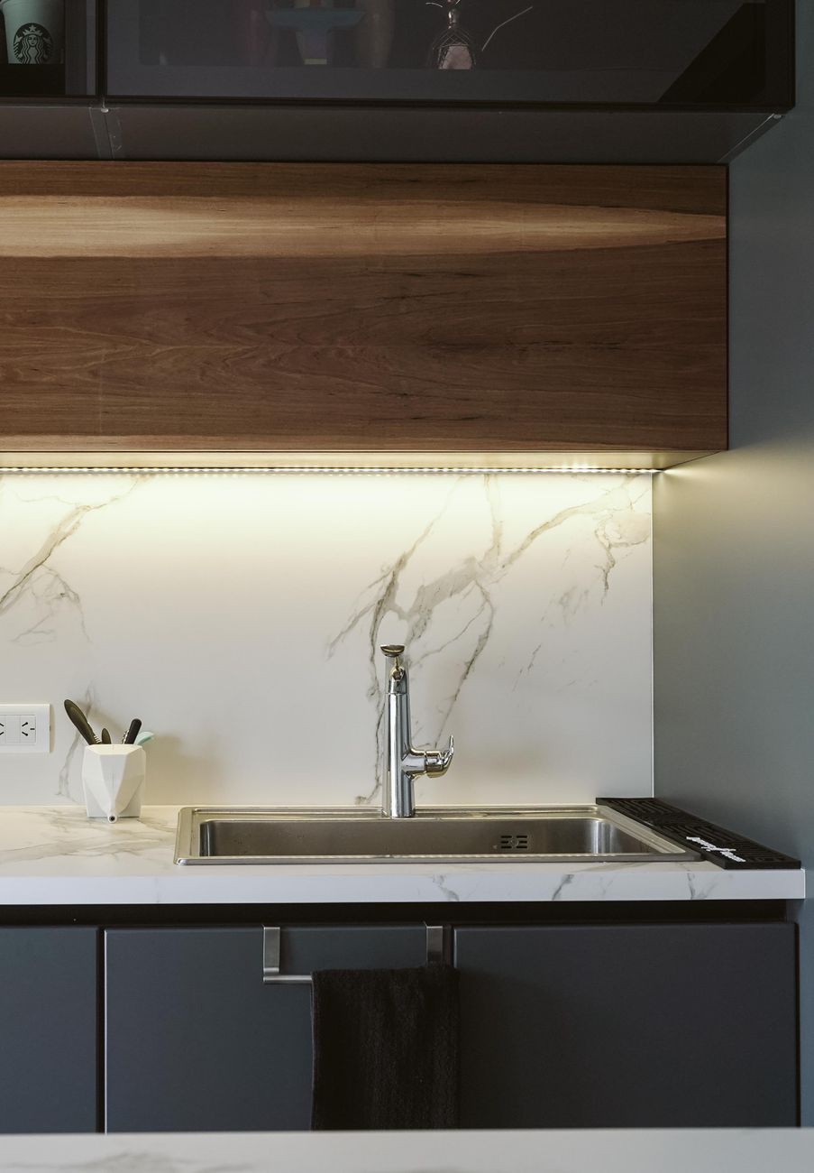 Marble & Oak Kitchen