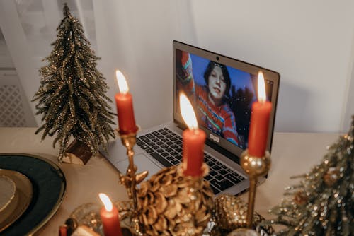 Christmas OTT Fever: Feel-Good Films Surging in India as Winter Nights Get Longer