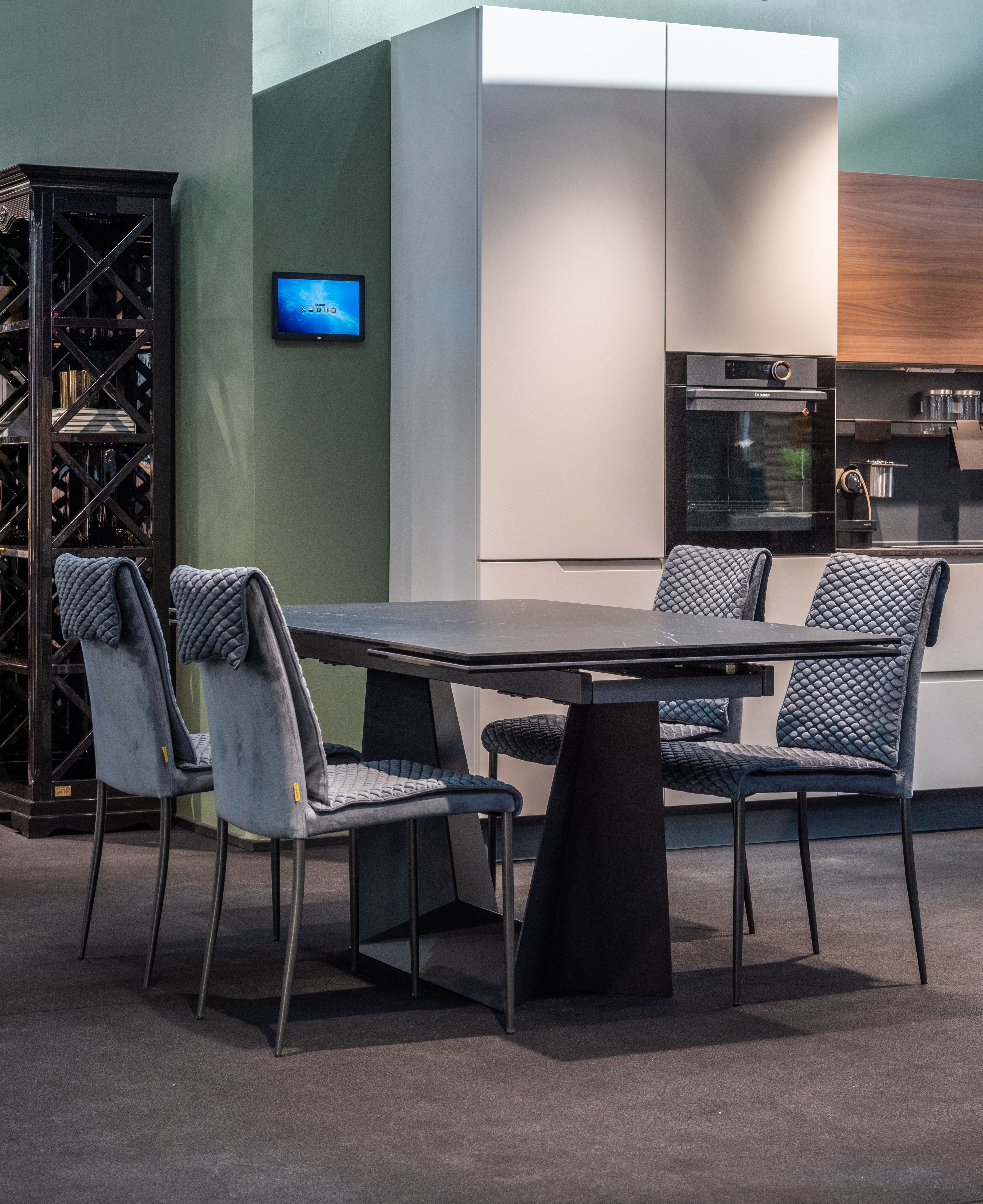 Interior of modern kitchen with furniture · Free Stock Photo