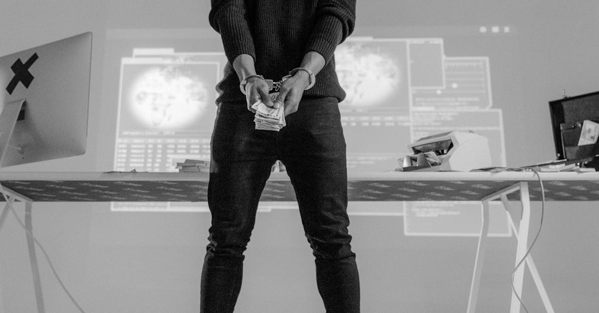 虛擬貨幣假網站騙逾百人5000萬 科技老闆等8人遭逮