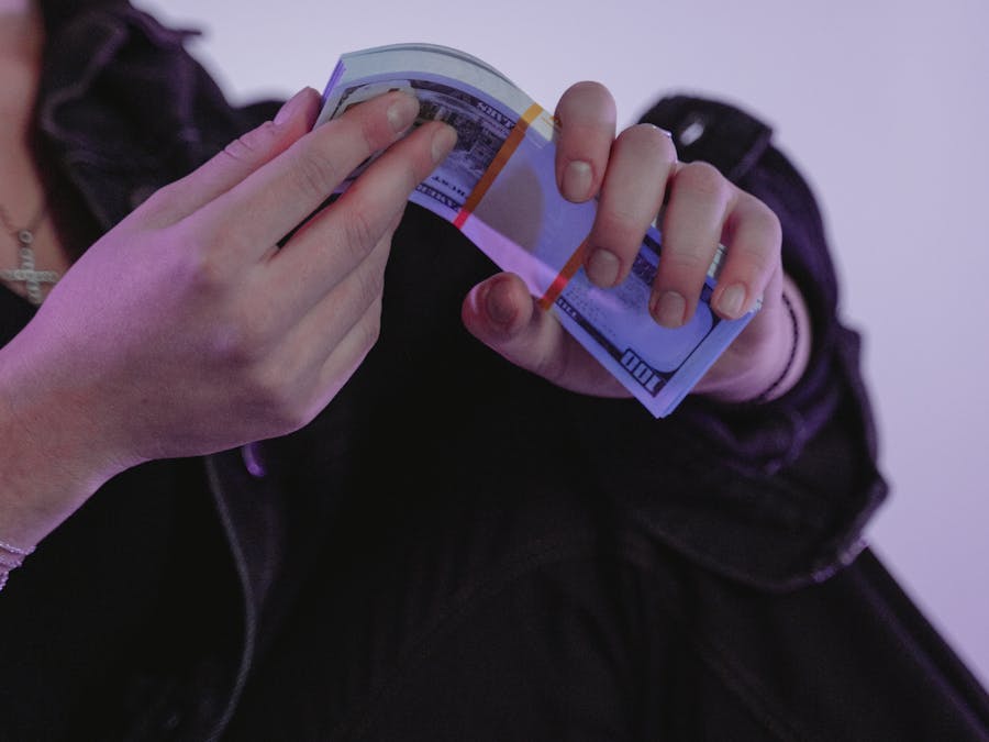 How do people make money on TikTok?