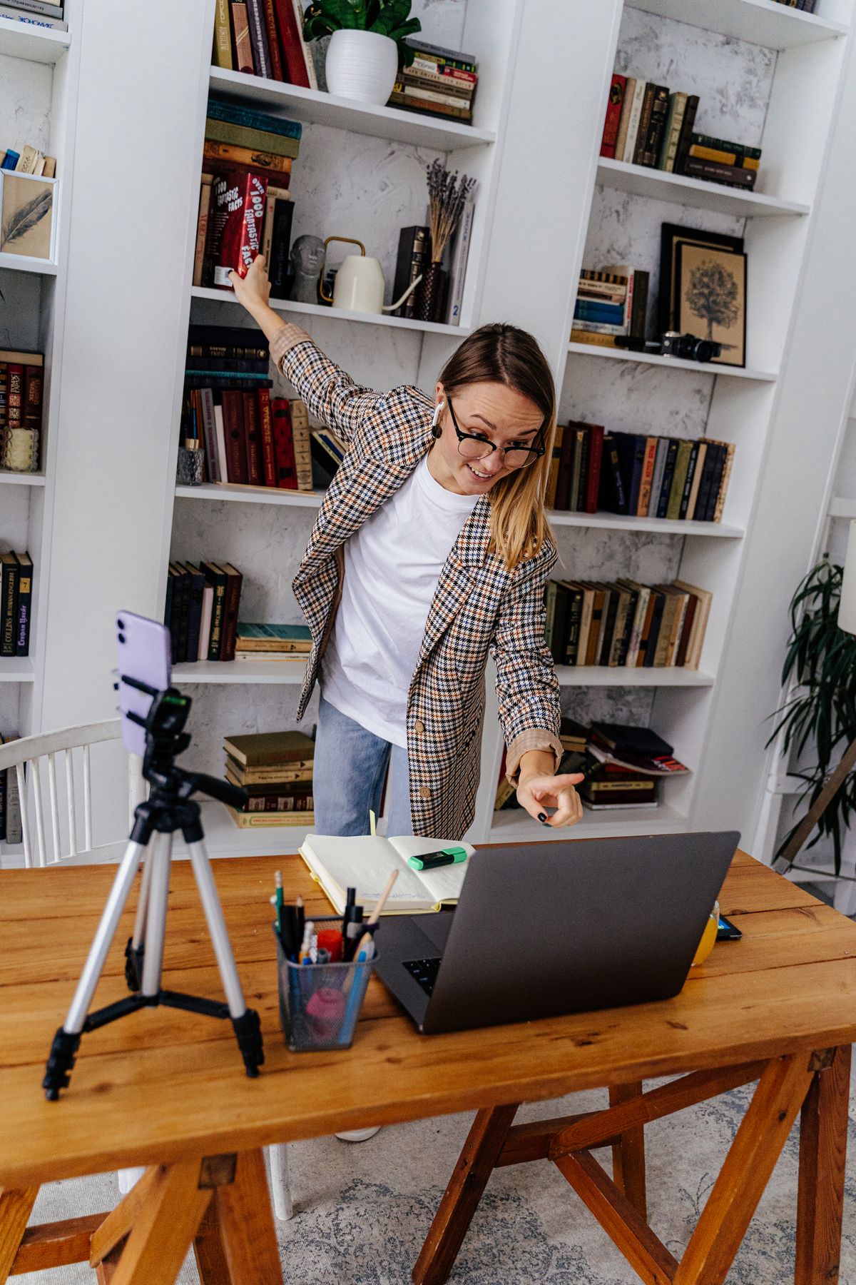Teacher delivering an online lesson