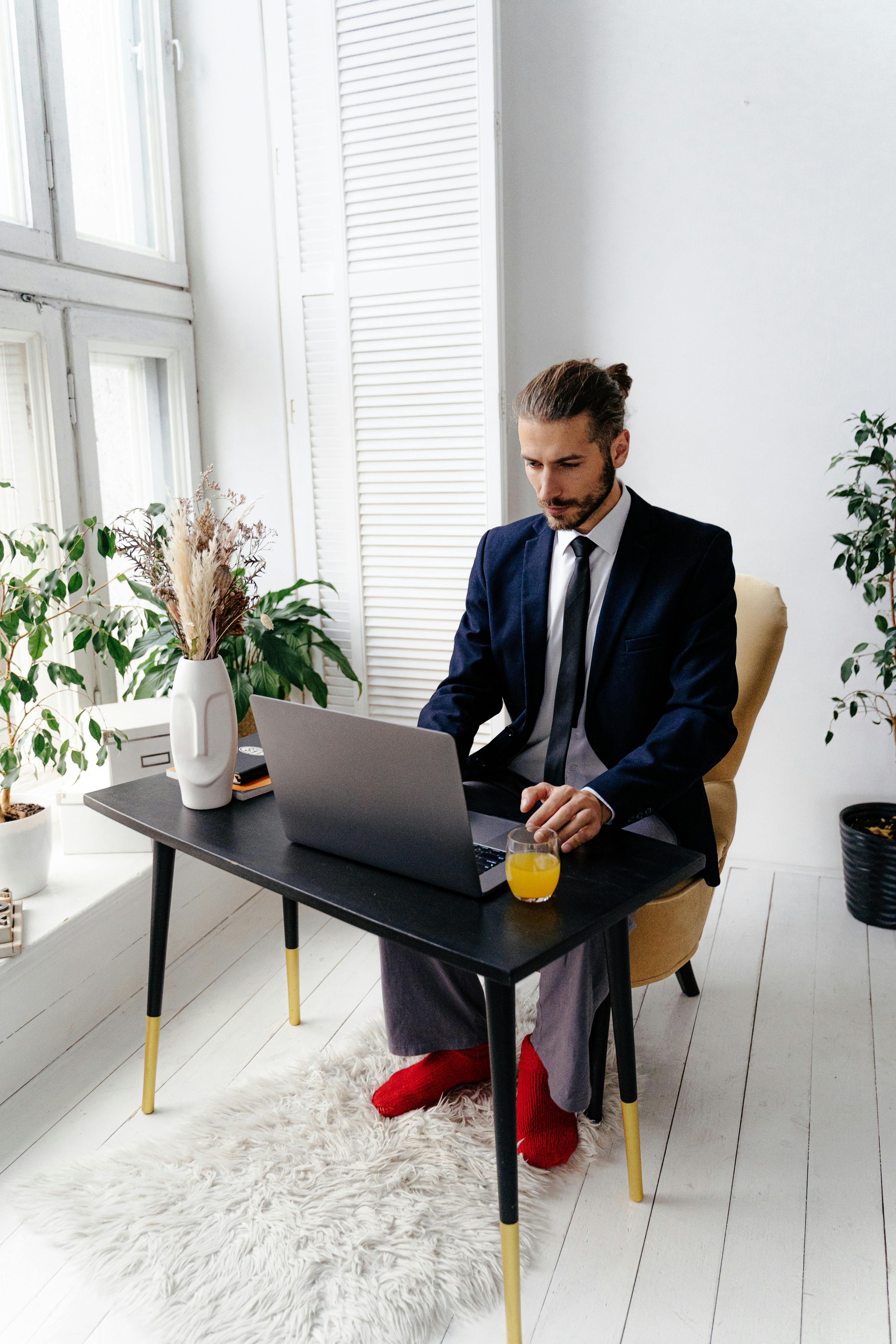 ฟรี คลังภาพถ่ายฟรี ของ formalwear, กลางวัน, การตกแต่งพื้นที่ทำงาน คลังภาพถ่าย