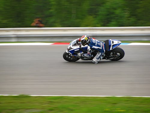 gratis Man Rijden Motorfiets Stockfoto