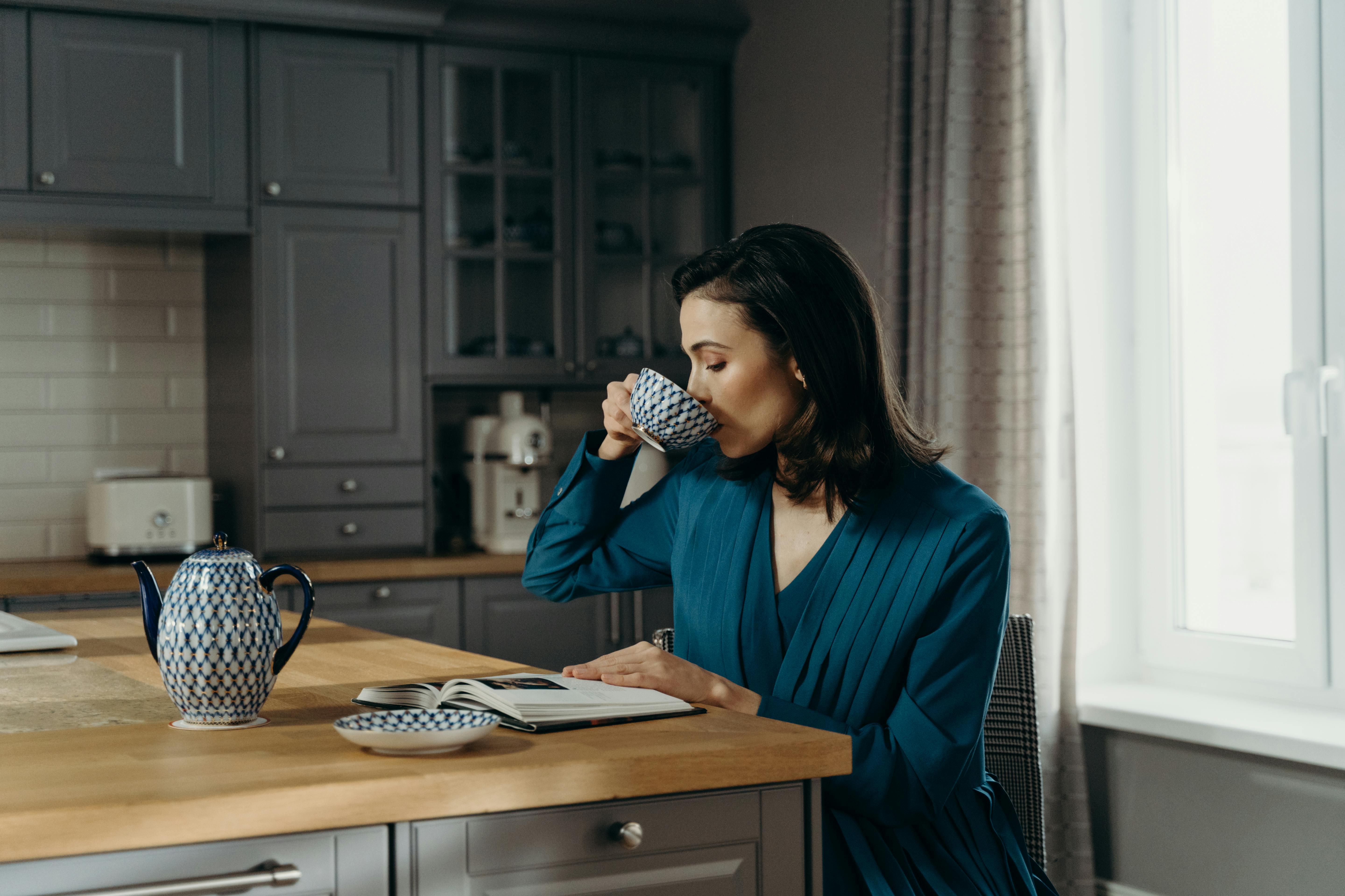 What kills window mold?