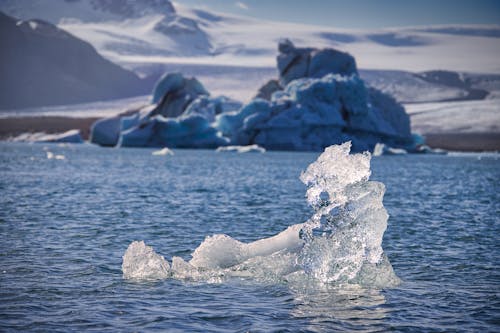 An Ice on the Sea