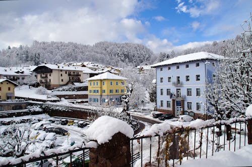 Бесплатное стоковое фото с горный город, деревня, доломитовые альпы