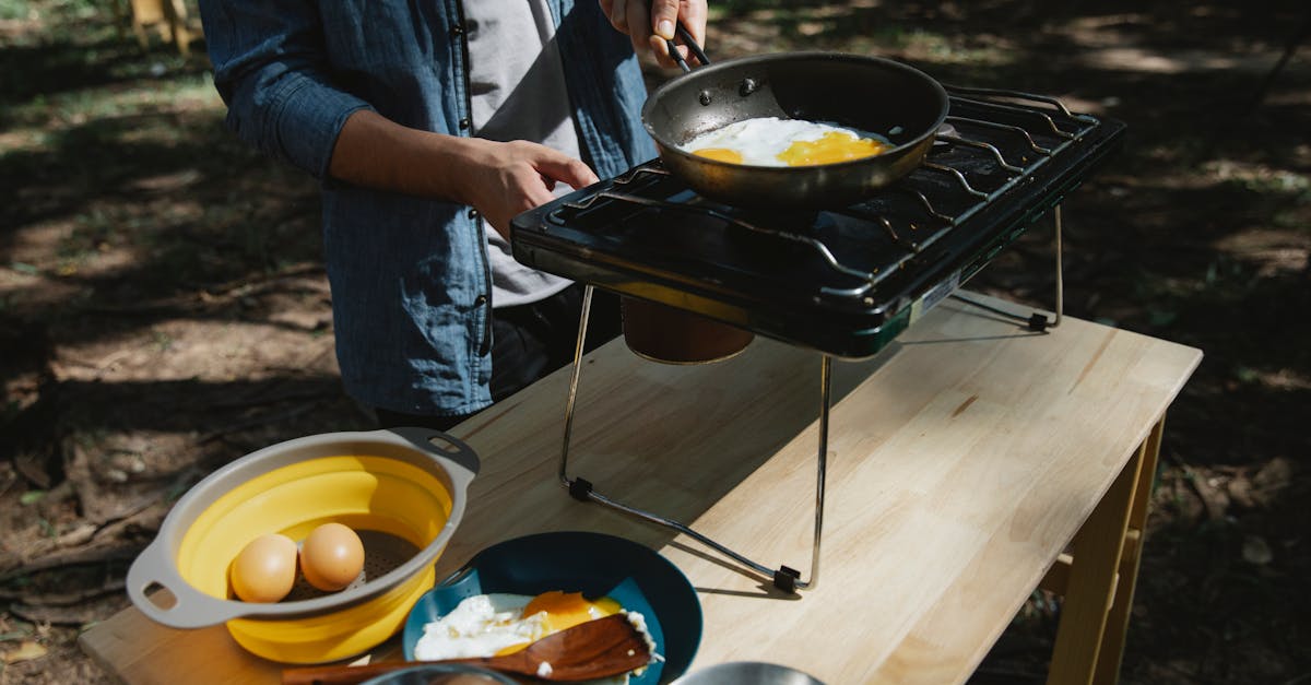 How to fry egg over hard
